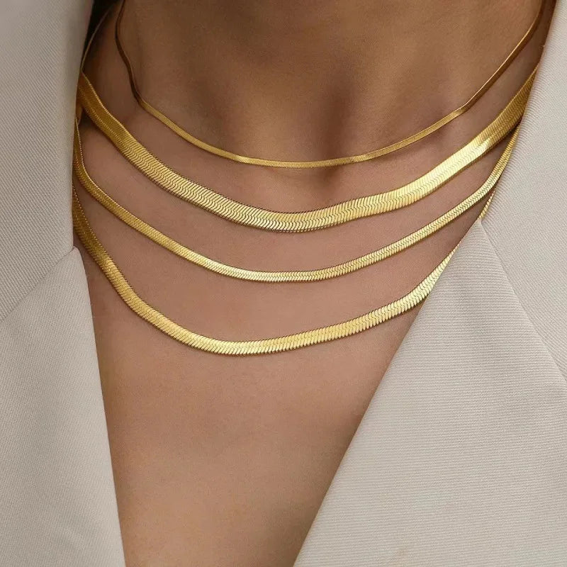 Bold Shine Snake Choker