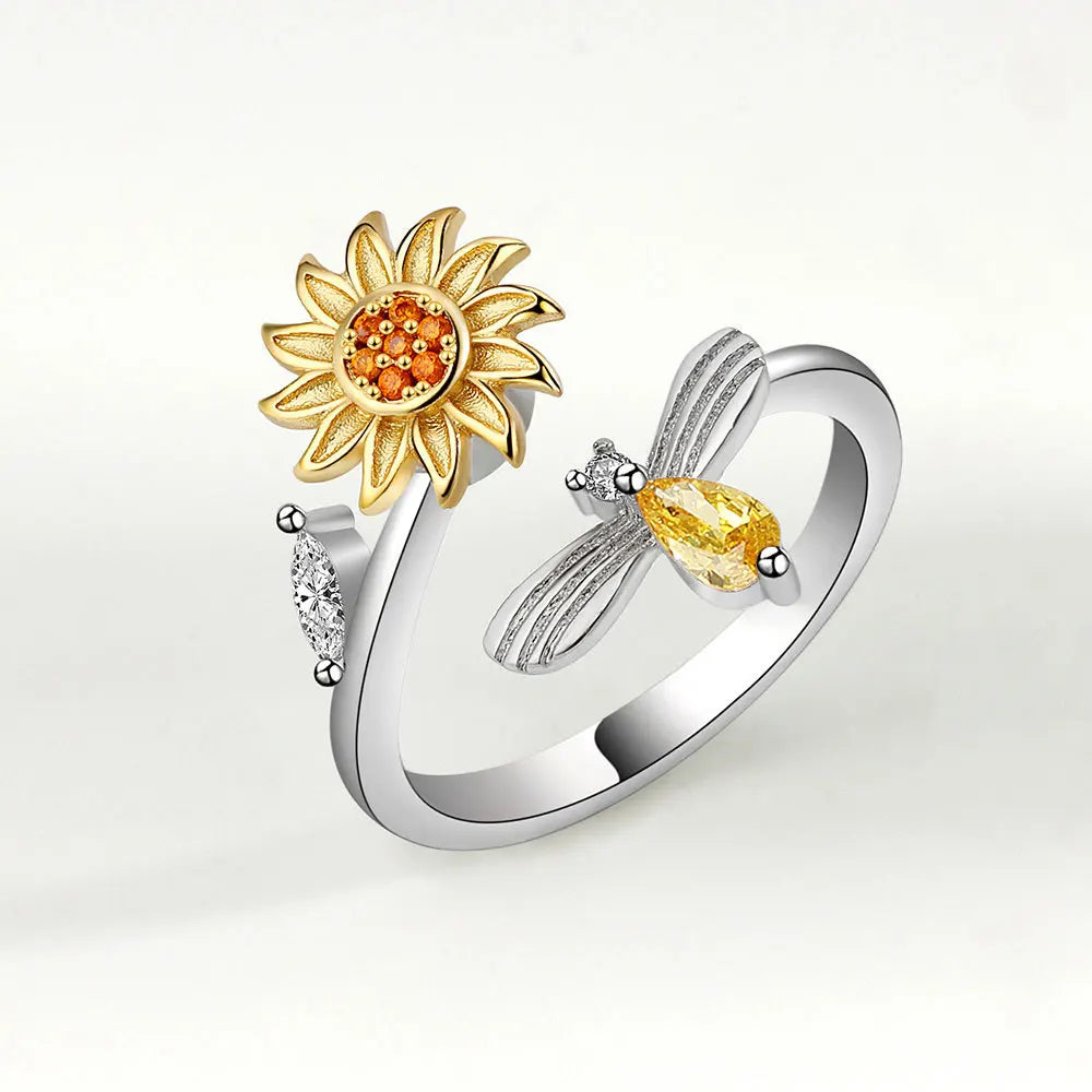 LunaSpin Crystal Ring
