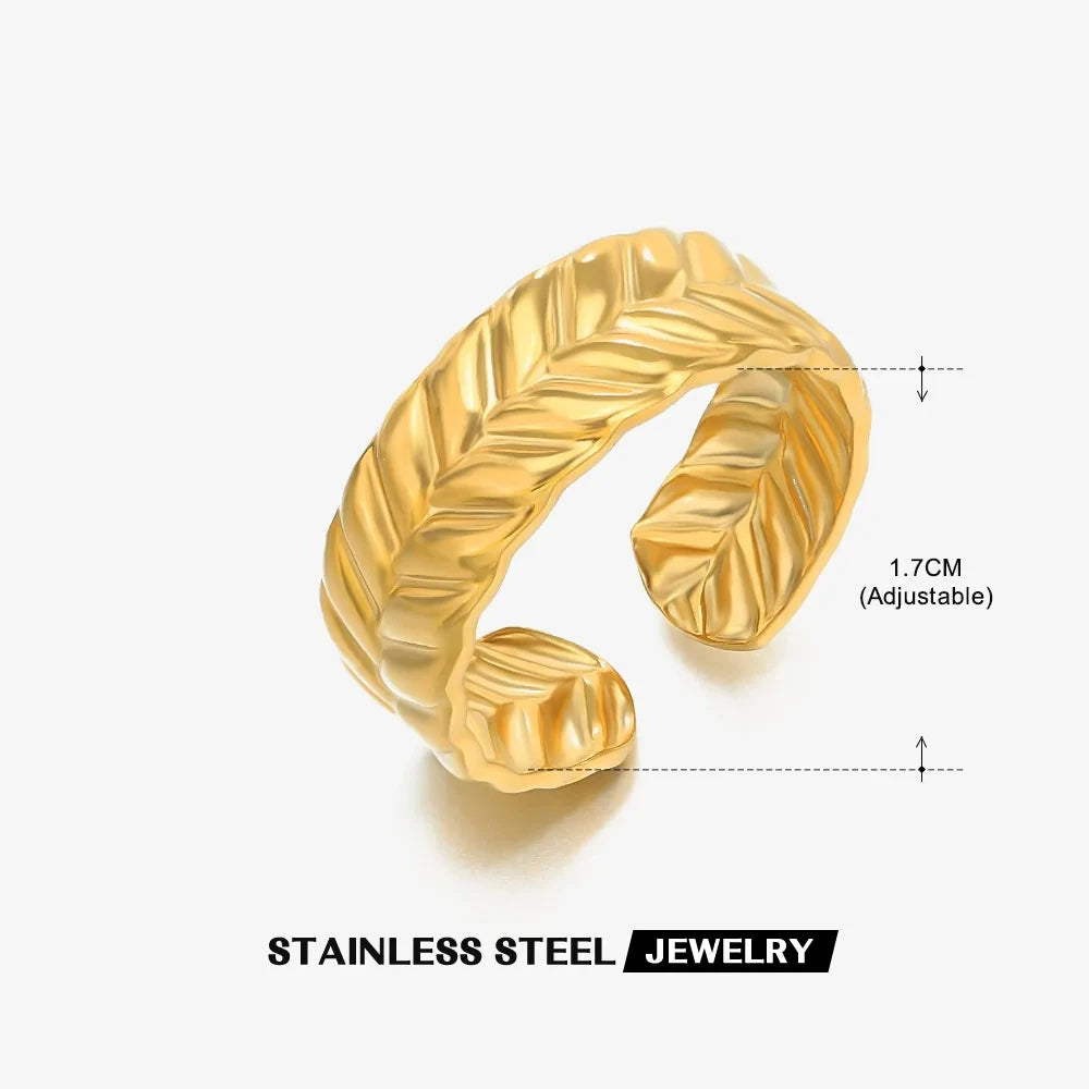 Celeste Royale Gold Shell Ring