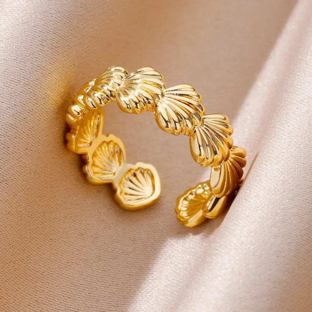 Celeste Royale Gold Shell Ring