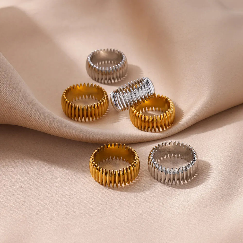 Vintage Engraved Stripe Ring