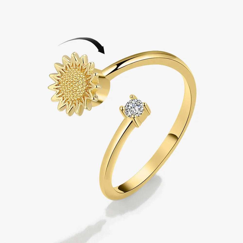 LunaSpin Crystal Ring