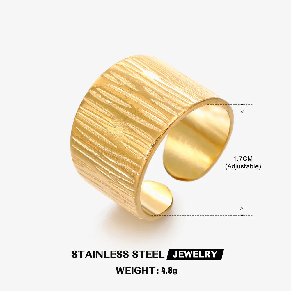 Celeste Royale Gold Shell Ring