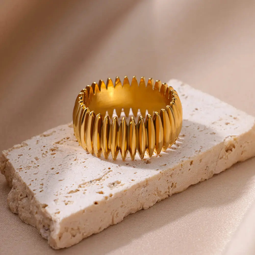 Vintage Engraved Stripe Ring