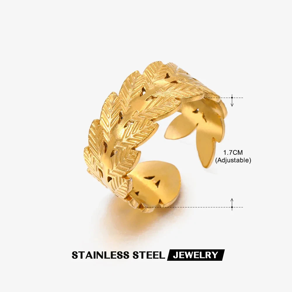 Celeste Royale Gold Shell Ring