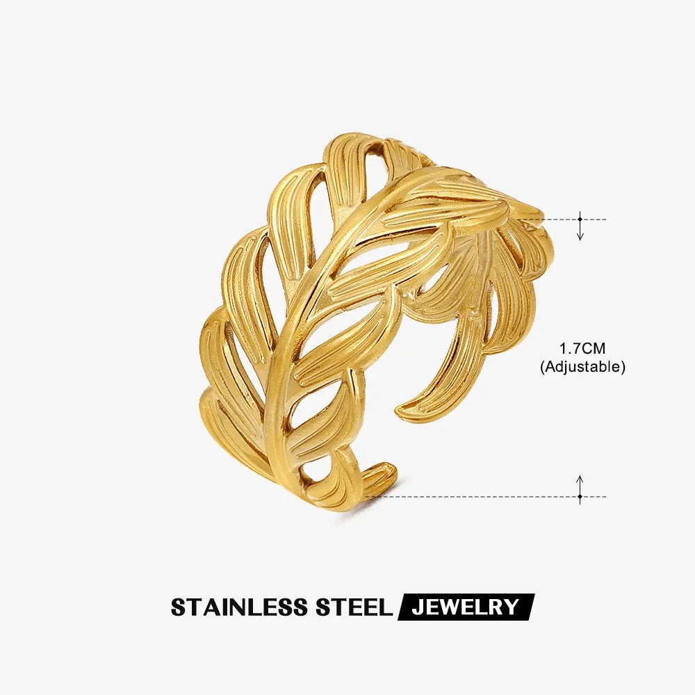 Celeste Royale Gold Shell Ring