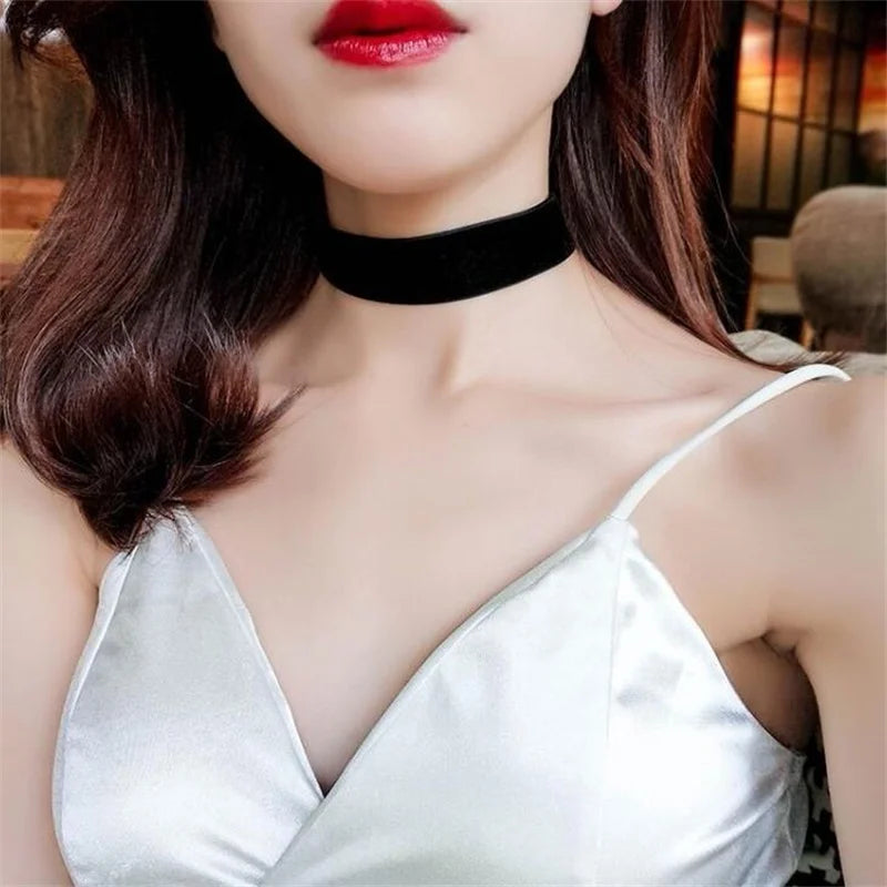 Black Rose Choker