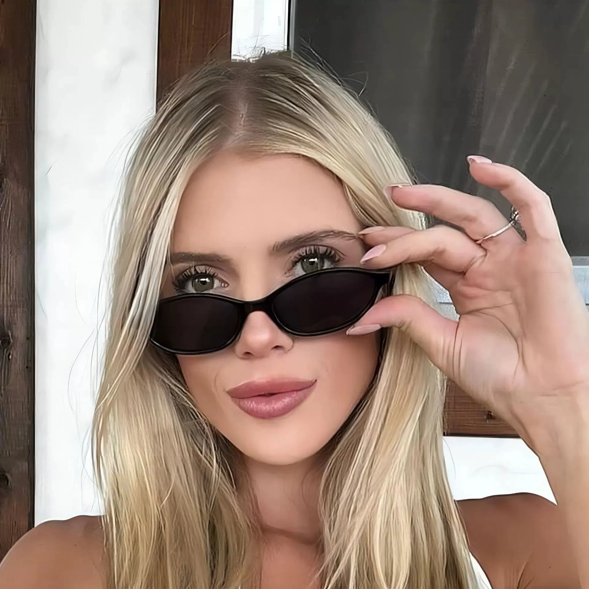 Vintage Vibe Oval Sunnies