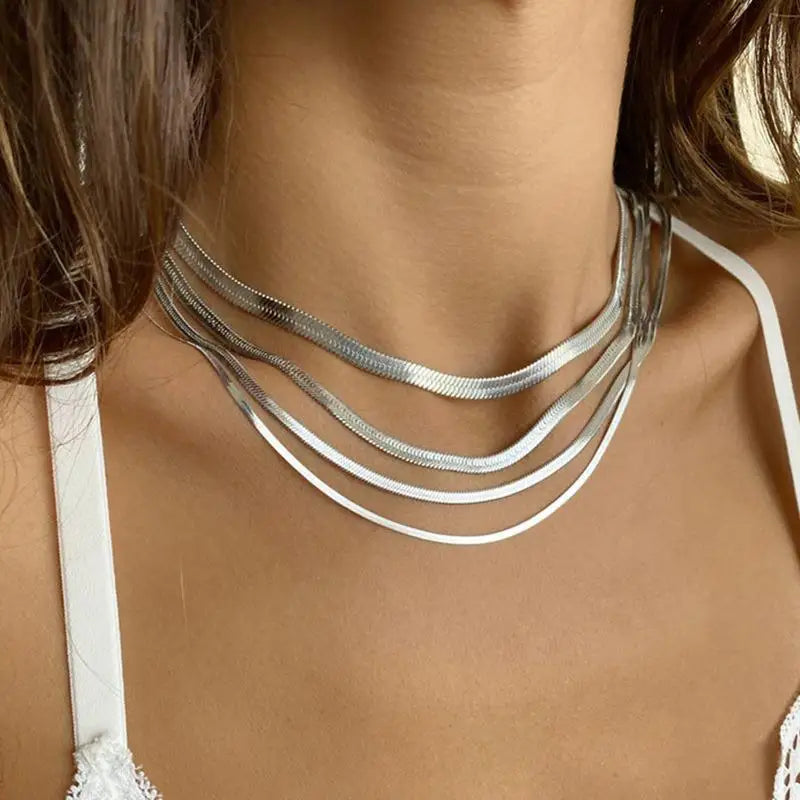 Bold Shine Snake Choker