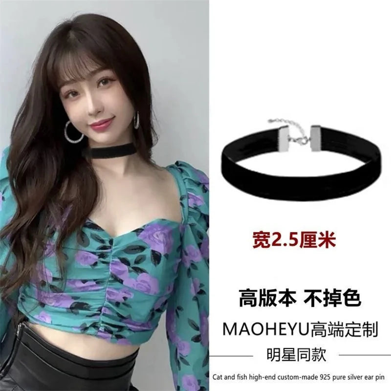 Black Rose Choker