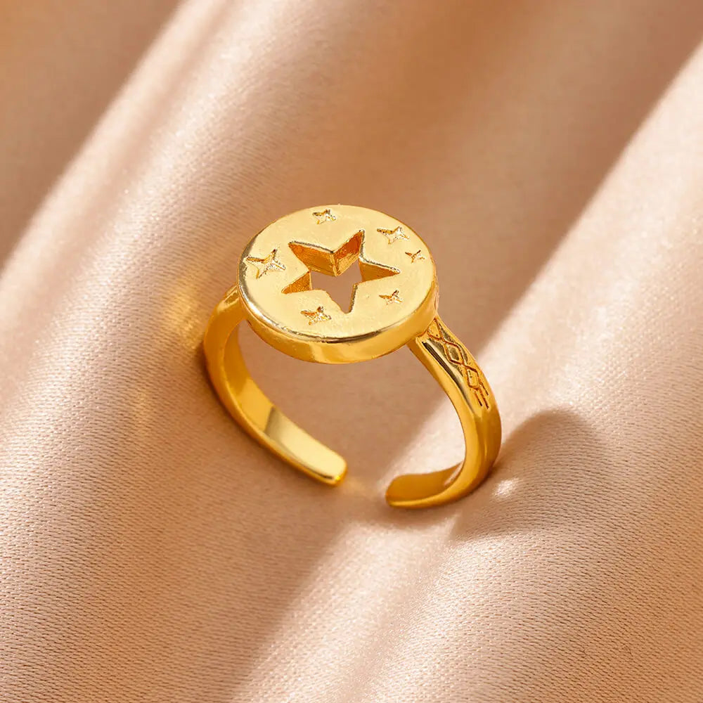 Celeste Royale Gold Shell Ring