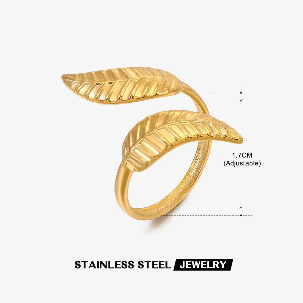Celeste Royale Gold Shell Ring